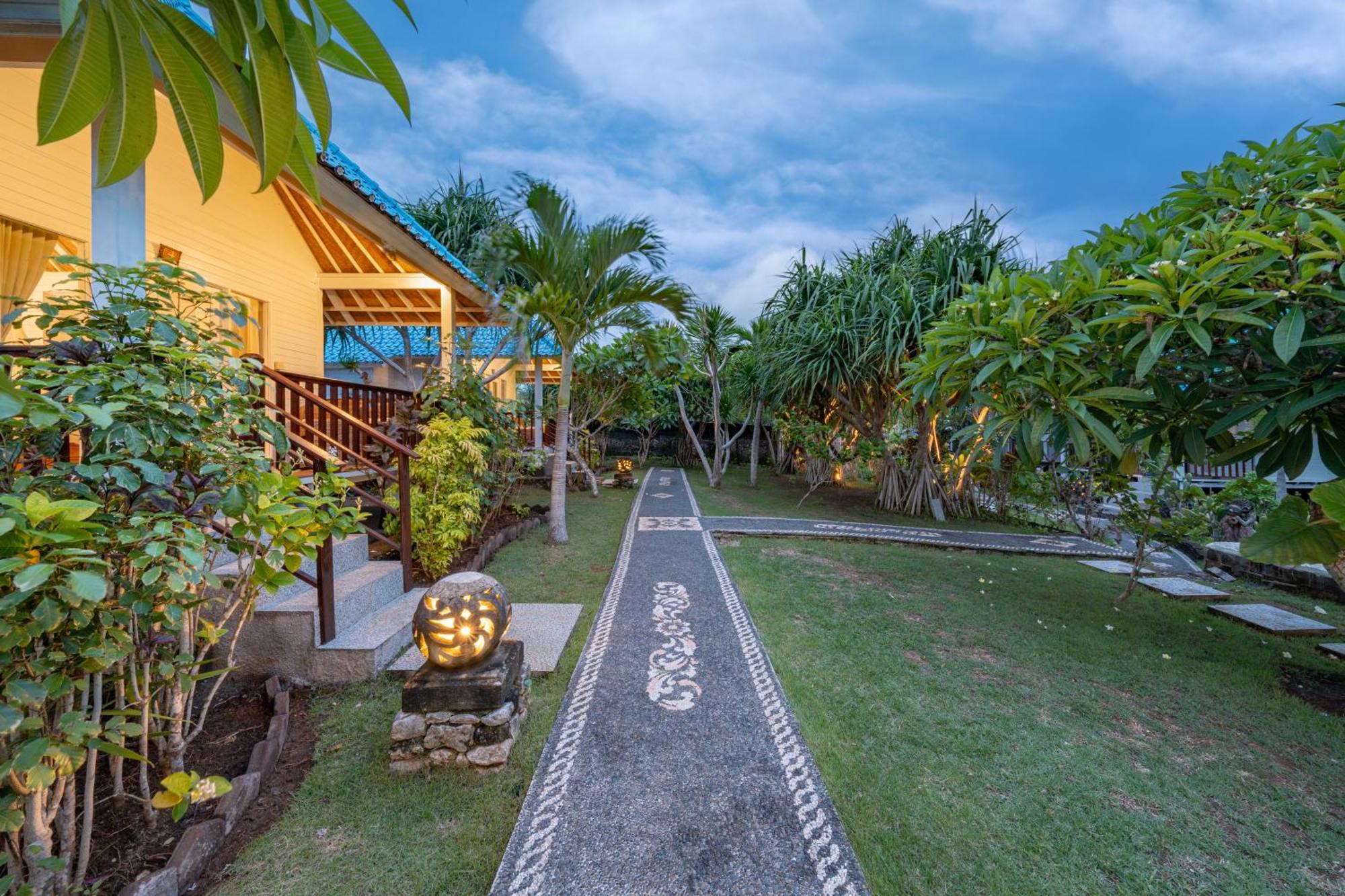 The Cubang Hut'S Lembongan Hotel Exterior photo