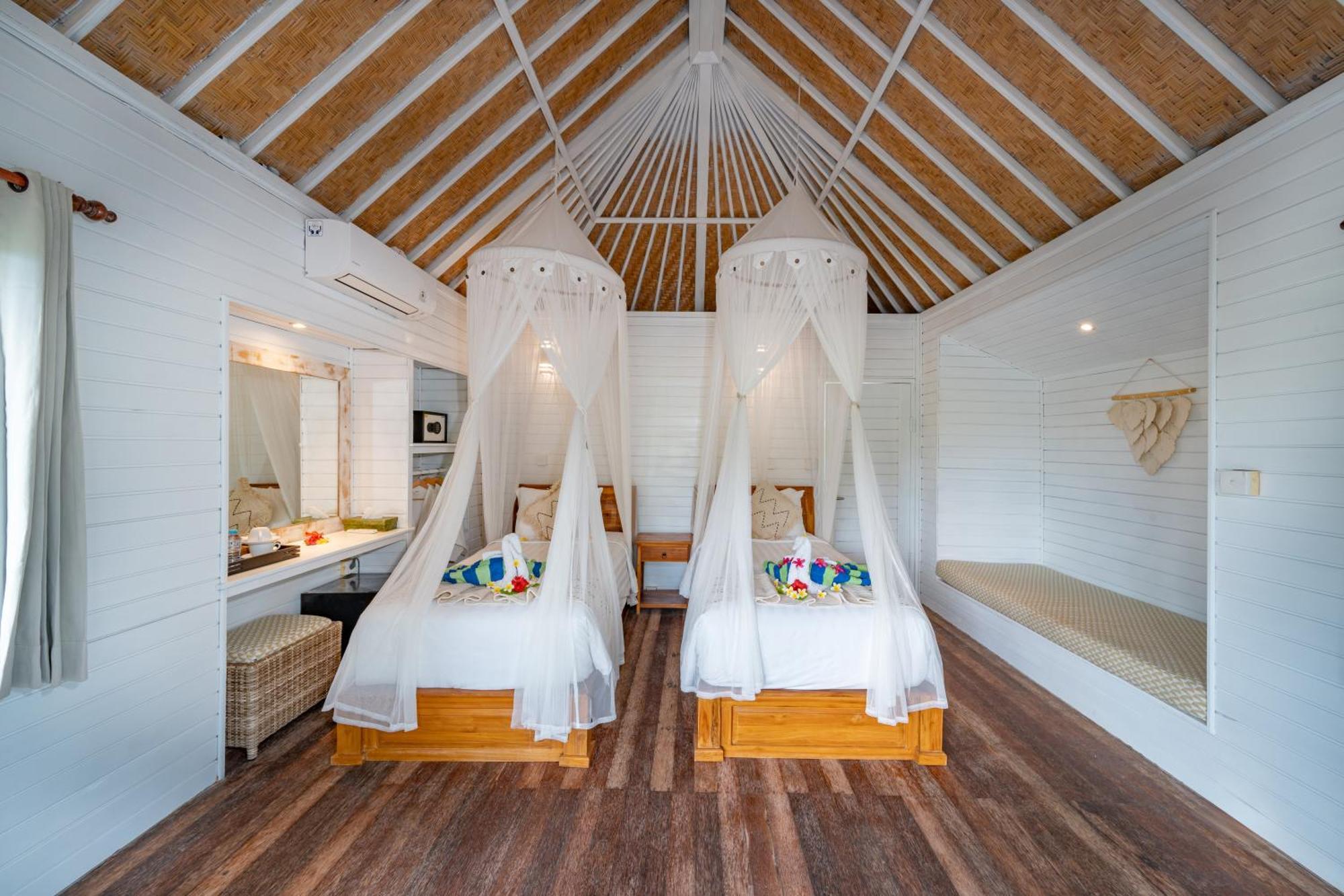 The Cubang Hut'S Lembongan Hotel Exterior photo